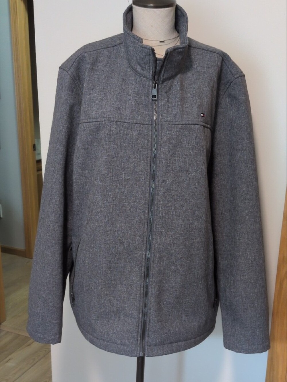 Tommy Hilfiger XL Men's Charcoal Gray Lightweight Zip Jacket